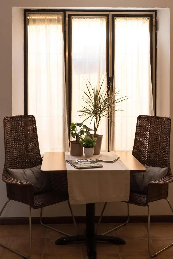 Ingarda Rooms Cavalcaselle 0*,  Italie