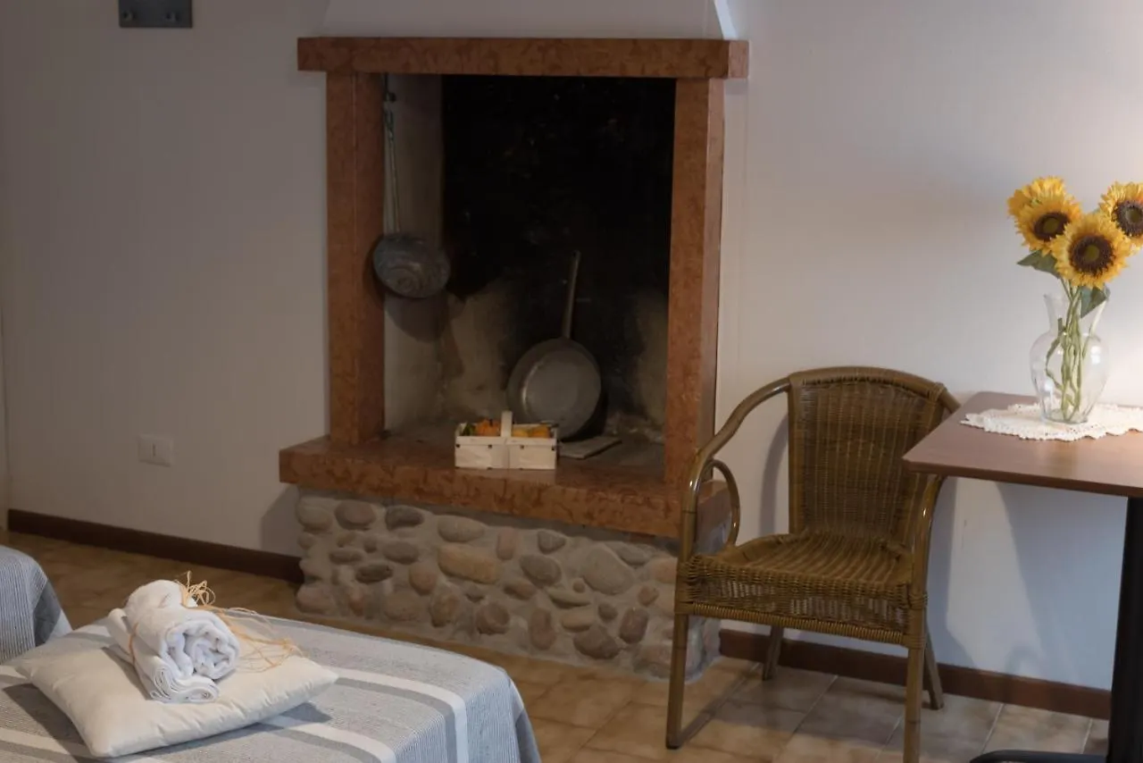 Maison d'hôtes Ingarda Rooms Cavalcaselle Italie