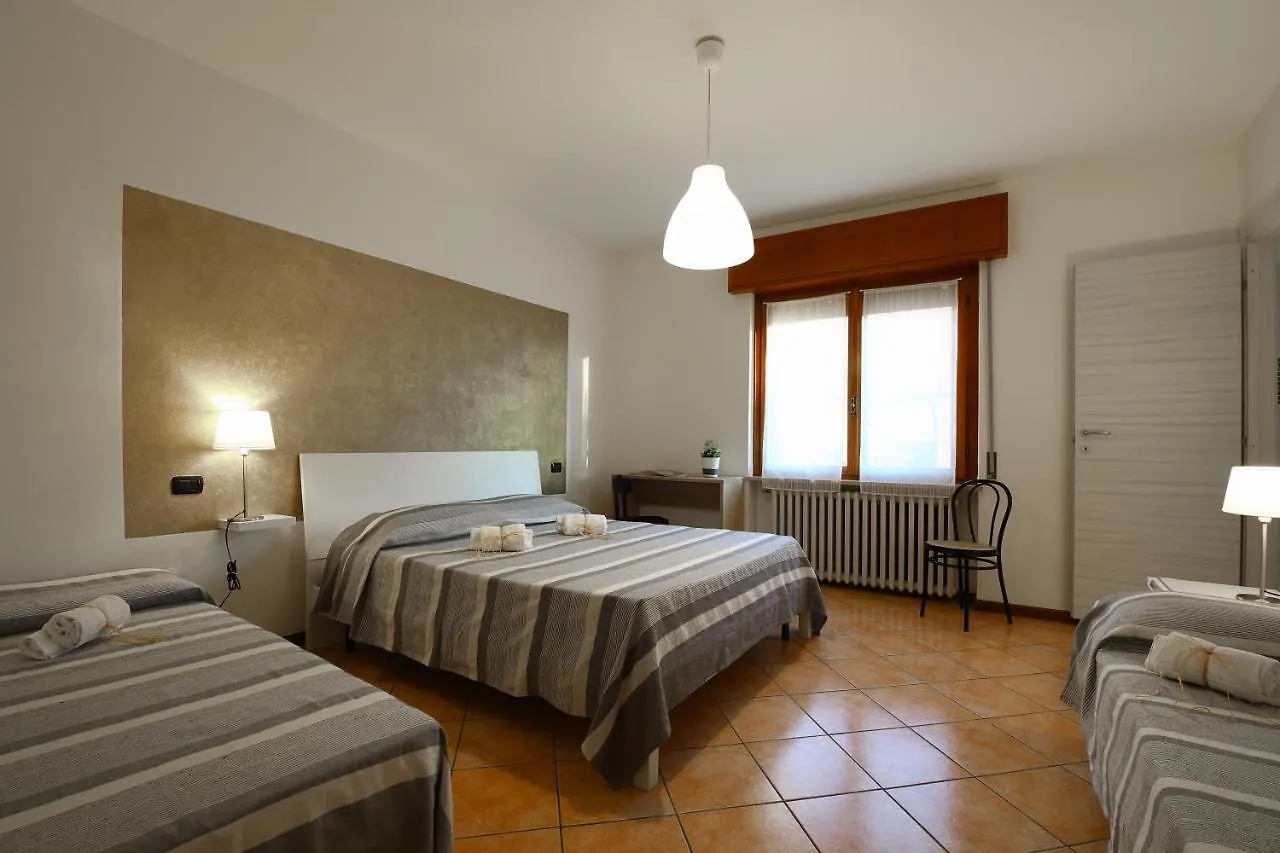 Ingarda Rooms Cavalcaselle 0*,  Włochy
